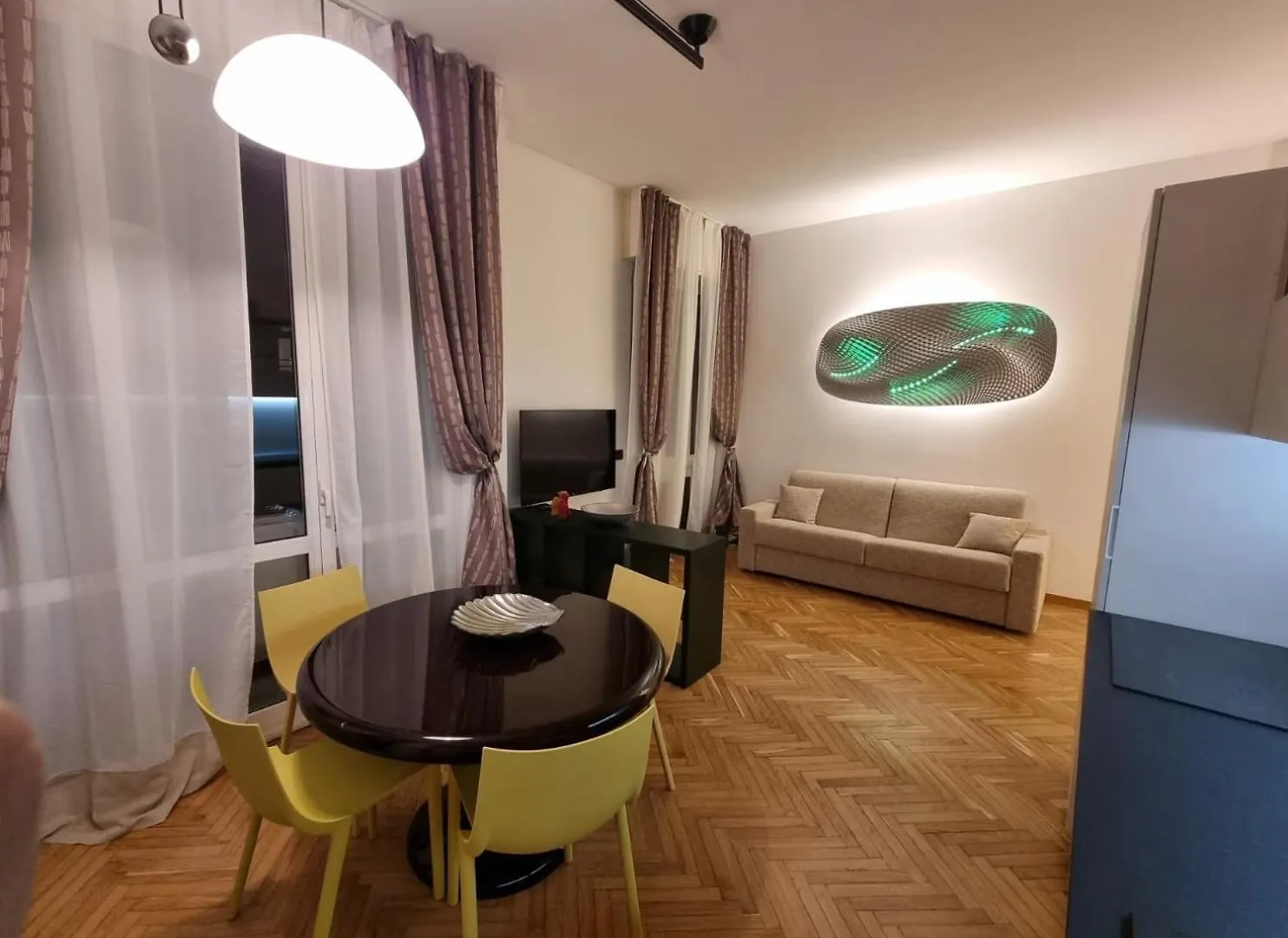 Regina Di Cuori Apartment Milan
